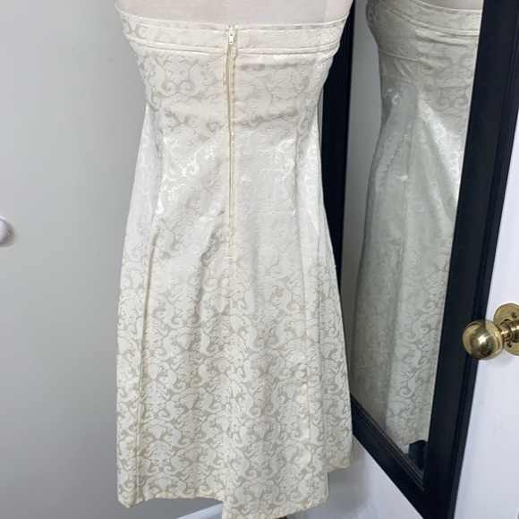 Couture strapless empire waist A-line floral embossed pattern on organic cotton - Picture 6 of 11